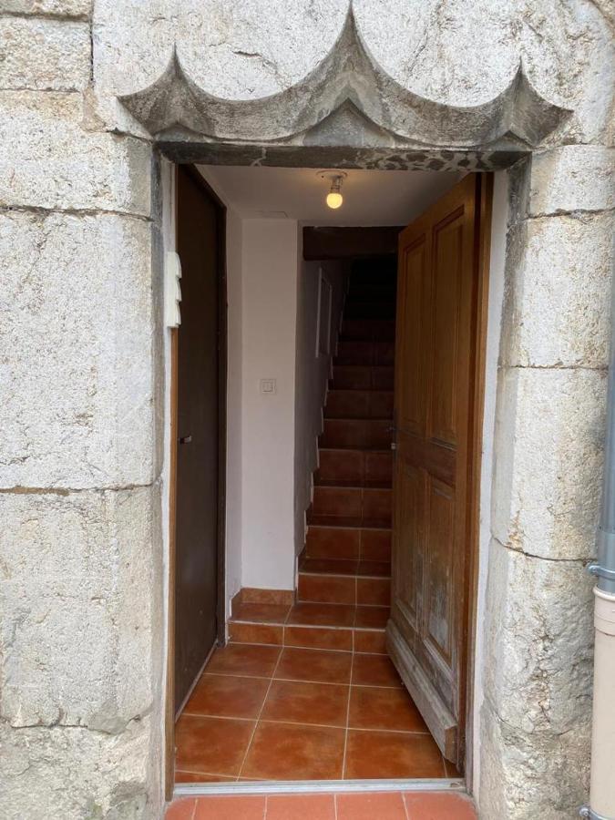 Petit Appartement Calme En Plein Centre Du Village De Ribiers Kültér fotó