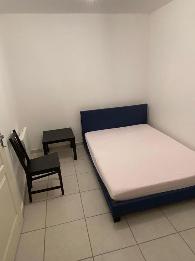 Petit Appartement Calme En Plein Centre Du Village De Ribiers Kültér fotó